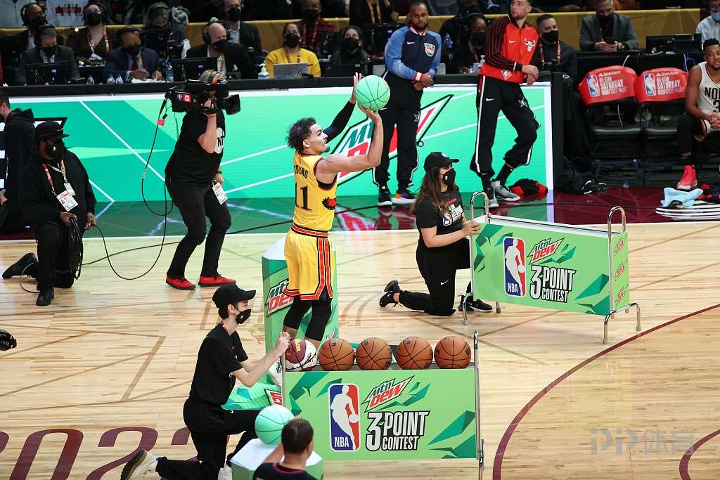 瞬间的爱慕 瞬间的爱慕